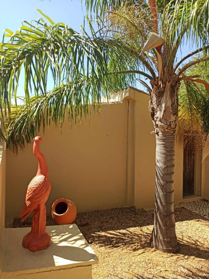 Bed and Breakfast Quinta Pereiro Tropic Garden, Algarve Монкарапашу Экстерьер фото